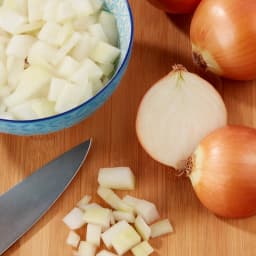 Fresh Whole Sweet Onion, Each - Thumbnail 2