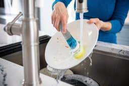 Scrub Daddy Dish Daddy Non-Scratch Scrub Dishwand Refills, 2 Count - Thumbnail 4