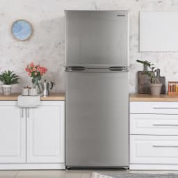 Farberware 10.1 Cu. Ft. Top Mount Refrigerator, Double Door Refrigerator with Adjustable Glass Shelves, Silver - Thumbnail 5