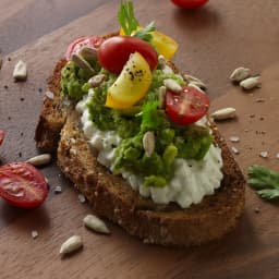 Daisy Pure and Natural Low Fat Cottage Cheese, 2% Milkfat, 24 oz (1.5 lb) Tub (Refrigerated) 13g of Protein per Serving - Thumbnail 9
