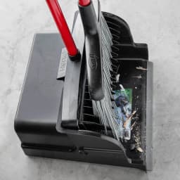Libman High Power Large Plastic Upright Scoop Dust Pan with Steel Handle - Thumbnail 8