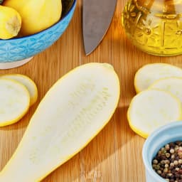 Fresh Yellow Squash, Each - Thumbnail 2