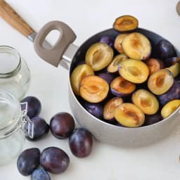 Fresh Black Plums, Each - Thumbnail 4