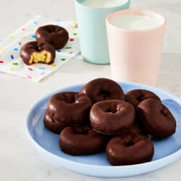 Great Value Frosted Mini Donuts, 10 oz - Thumbnail 3