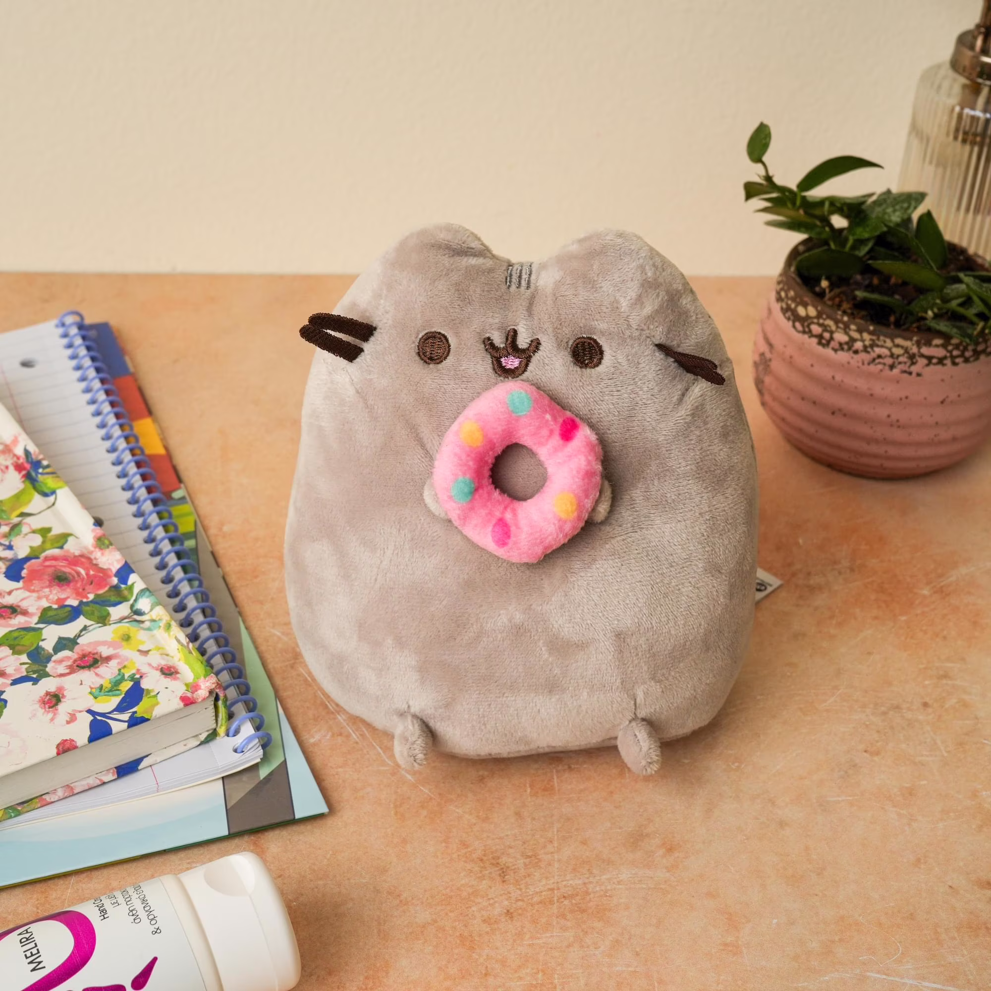 Pusheen 6.5 Inch Plush | Pusheen with Donut - Thumbnail 5