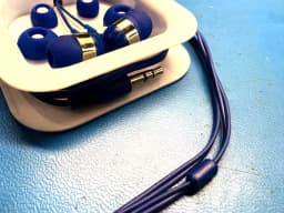 RHEA- Brand New 3.5Mm Audio Jack Earbuds - 3 Sizes Of Rubber Eartips - With Case - Thumbnail 3