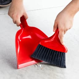 Libman Heavy Duty Whisk Broom Dustpan Combo with Red Handle and Black Fibers - Thumbnail 9