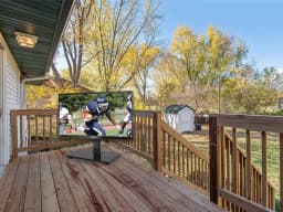 SYLVOX 43 inch Outdoor TV, 4K UHD Android Television 1000Nit Brightness for Partial Sun, IP55 Weatherproof (Deck Pro) - Thumbnail 11