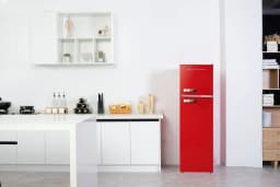 Frigidaire 10 Cu. Ft. Top Mount Retro Refrigerator, Apartment Size Compact Fridge, Red - Thumbnail 2
