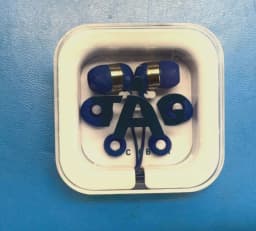 RHEA- Brand New 3.5Mm Audio Jack Earbuds - 3 Sizes Of Rubber Eartips - With Case - Thumbnail 1