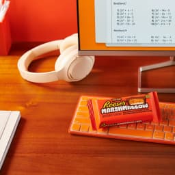 REESE'S Big Cup Marshmallow Candy Milk Chocolate King Size Peanut Butter Cups, Candy Pack, 2.8 oz - Thumbnail 6