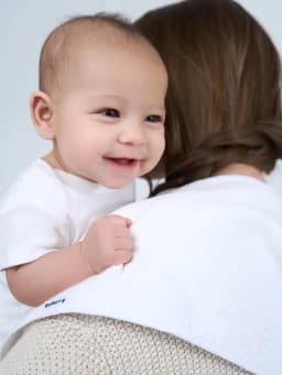 Gerber Baby Boy or Girl Neutral White Short Sleeve Cotton Onesies, 4-Pack, Sizes Newborn - 24 Months - Thumbnail 7