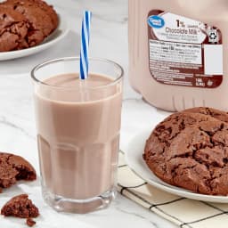 Great Value 1% Low-fat Chocolate Milk, Gallon, 128 fl oz - Thumbnail 2