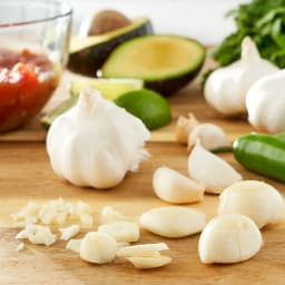 Garlic Bulb Fresh Whole, Each - Thumbnail 2