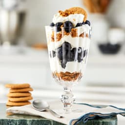 Fresh Jumbo Blueberries, 9.8oz Container - Thumbnail 2