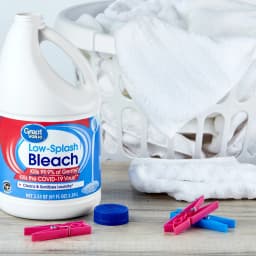 Great Value Low-Splash Bleach, 81 fl oz - Thumbnail 2