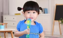 Ms. Rachel Sing Along Microphone, Includes Built-in Music and Lights, Children Ages 18+ Months - Thumbnail 3