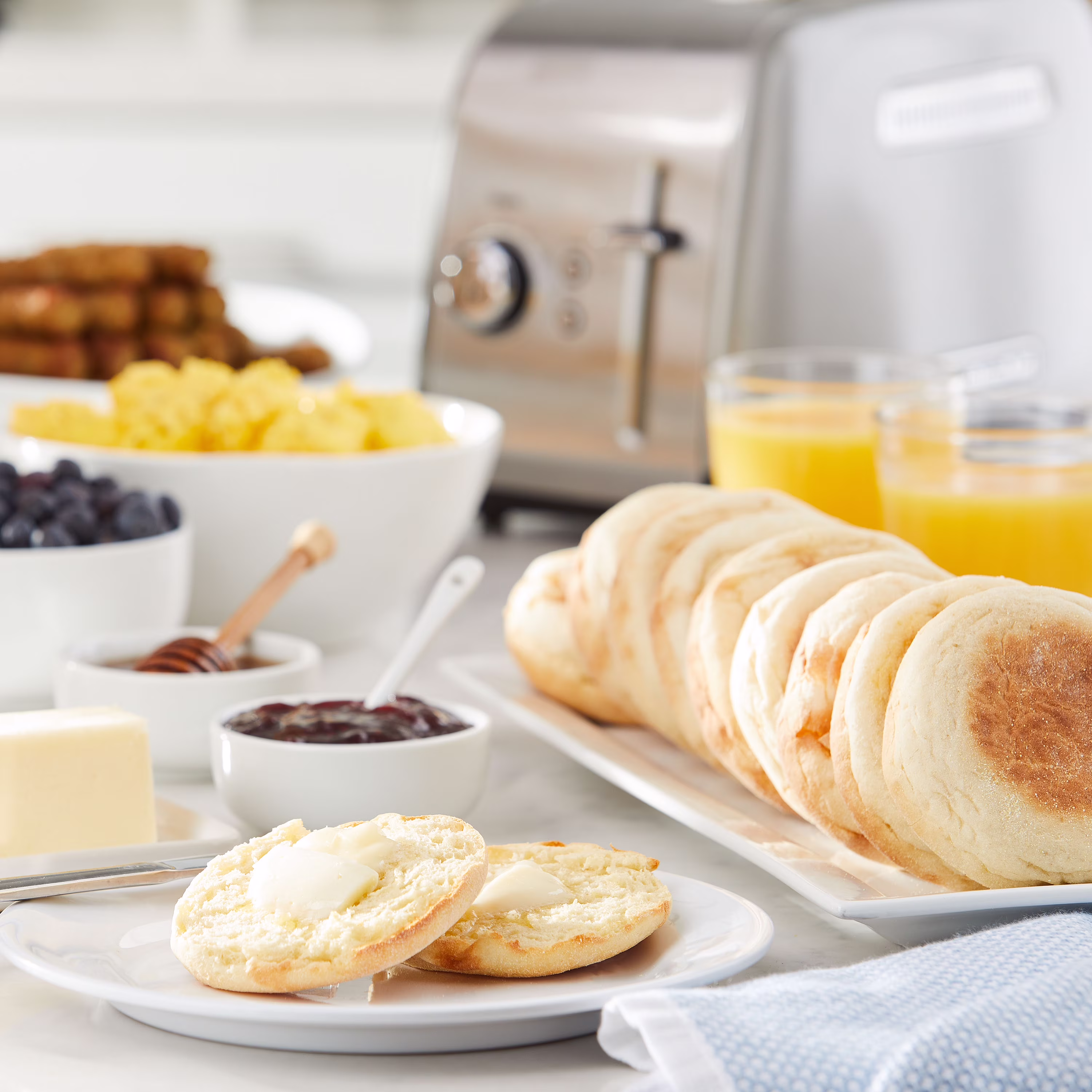 Great Value Original English Muffins, 24 oz Bag, 12 Count (Refrigerated) - Thumbnail 3