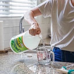 OdoBan Disinfectant Cleaner and Odor Eliminator Concentrate, Original Eucalyptus Scent, 1 gal - Thumbnail 3