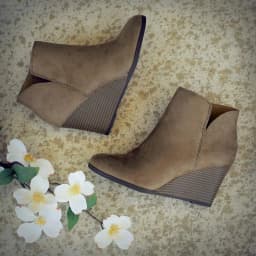 Womens Wedge Booties Closed Toe V Cutout Ankle Boots with Zipper Vintage Boots Stacked Wedge Heel Dressy Shoes - Thumbnail 3
