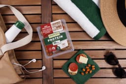 Greenfield Natural* Meat Co. Smoked Uncured Pepperoni Protein Snack Kit, Sliced, Tray - Thumbnail 6