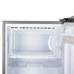 Farberware 6.2cu ft Refrigerator, with Water Dispenser, Stainless Steel Look - Thumbnail 2
