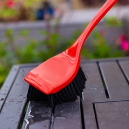 Libman High Power Red and Black Long Handle Scrub Brush 3.75 Inch Width - Thumbnail 15