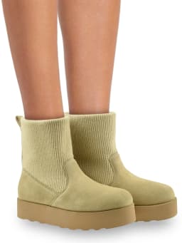 Time and Tru Women's Knit Chelsea Boot - Thumbnail 2