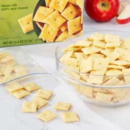 (2 pack) Great Value White Cheddar Cheese Crackers, 12.4 oz - Thumbnail 3