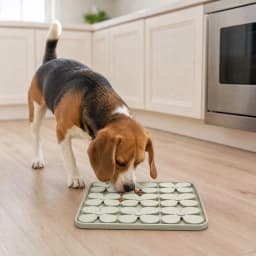 Vibrant Life Silicone Shamrock Snuffle Mat for Dogs and Cats, Green, 8.15" x 8.15" - Thumbnail 3