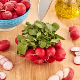Fresh Produce, Whole Red Radish, 1 Bunch - Thumbnail 2