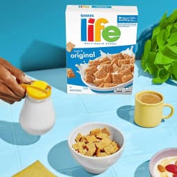 Quaker Life Multigrain Original Crunchy Cereal 32.5 oz box - Thumbnail 4