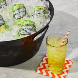 Great Value Mountain Lightning Citrus Flavored Soda, 12 fl oz, 24 Count - Thumbnail 2