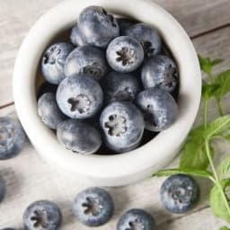 Fresh Jumbo Blueberries, 9.8oz Container - Thumbnail 4