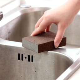 Cleaning Sponge, 4 Pack Heavy Duty Scouring Pads with Emery Layer, Stubborn Stain Remover for Pots Pans Tiles Grills - Thumbnail 4