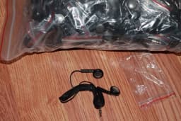 RHEA- Bulk Lot Of 25 Black 3.5Mm Headphones / Earbuds / Earphones - Great For Schools! - Thumbnail 2