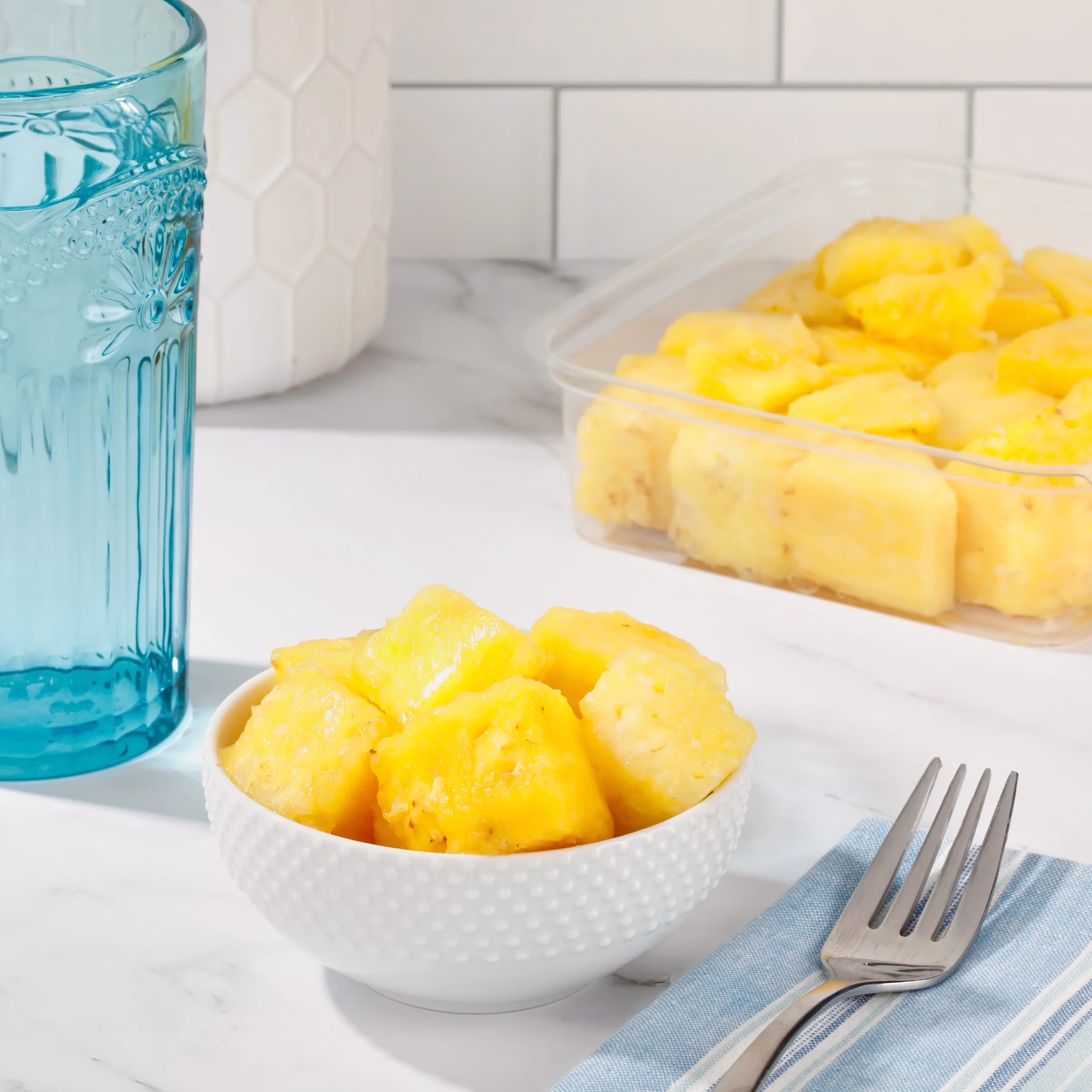 Marketside Pineapple, 16 oz Tray - Thumbnail 3