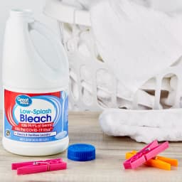 Great Value Low Splash Bleach, 43 fl oz - Thumbnail 2