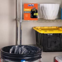 Hefty Strong 30 Gallon Trash Bags, Large Trash Bags, Black, Unscented, 56 Bags - Thumbnail 2