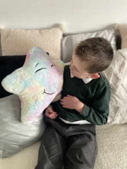 Lovehugs Musical Star Pillow Light Up Toy Sensory - Thumbnail 3