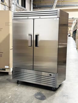 Commercial Reach in Freezer 2 Solid Doors - Thumbnail 10