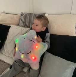 Lovehugs Musical Star Pillow Light Up Toy Sensory - Thumbnail 4