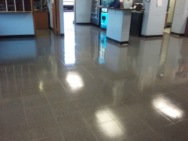 Commercial & Residential Cleaning/ Janitorial Cleaning Services 2