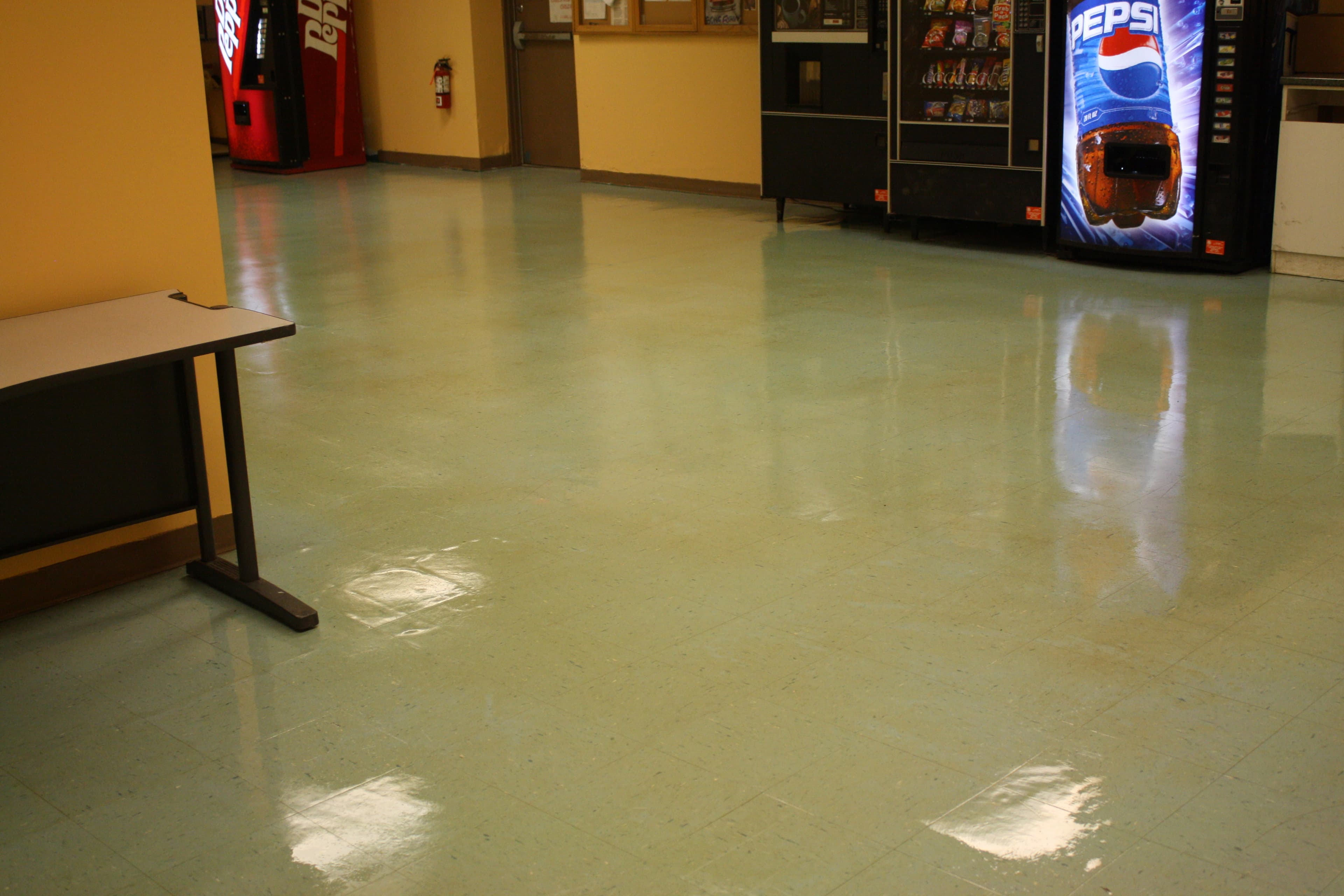 Commercial & Residential Cleaning/ Janitorial Cleaning Services 3
